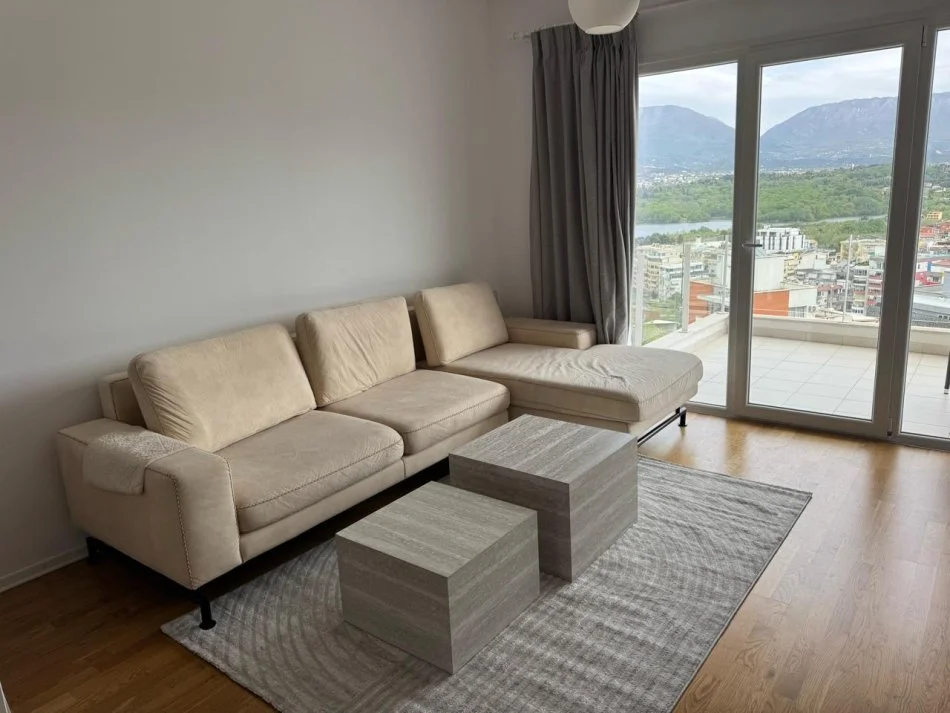 Tirane, jepet me qera apartament 2+1+Ballkon Kati 3, 100 m² 800 € (Selite e vjeter)