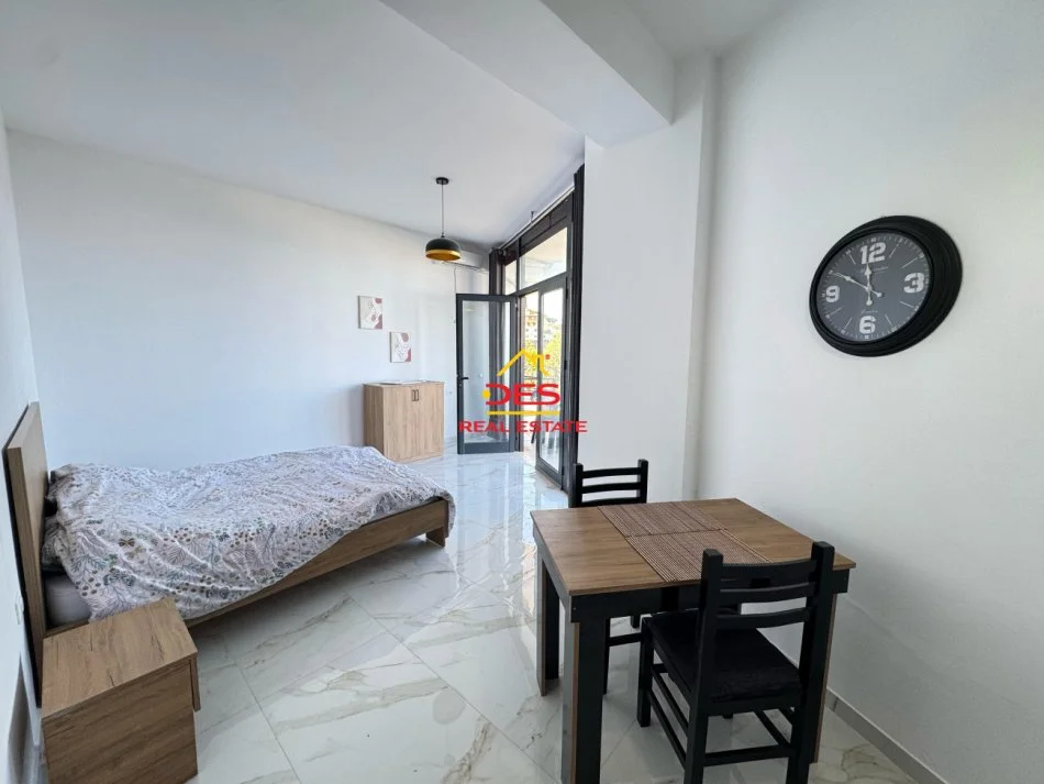 Vlore, shitet garsonier Kati 0, 47 m² 90.000 € (Rruga Dhimitër Konomi)