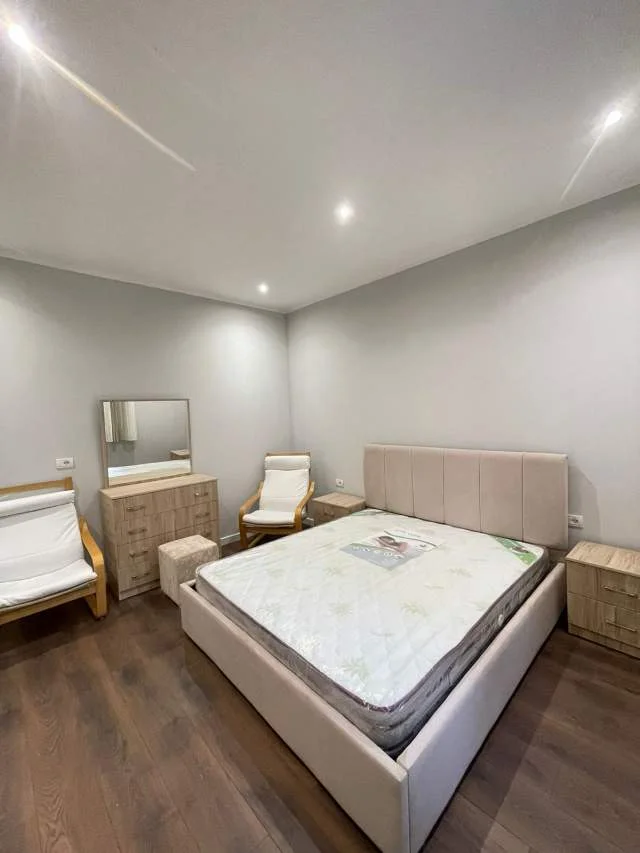 Tirane, jepet me qera apartament 1+1+BLK Kati 0, 600 Euro (Myslym Shyri)