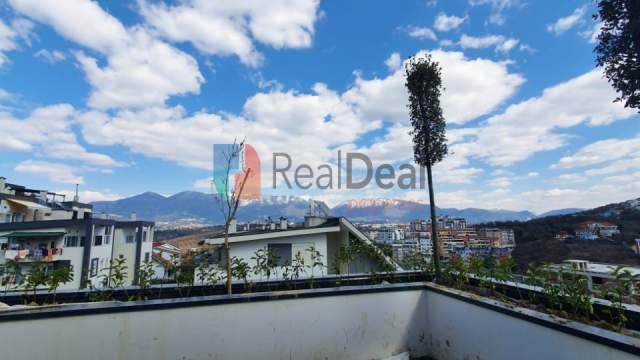 Tirane, shitet apartament 4+1 Kati 5, 138 m² 190.500 Euro (Rruga Hamdi Sina)