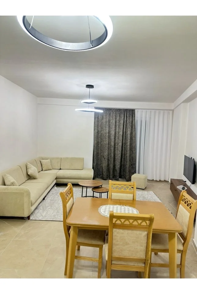 Tirane, jepet me qera 1+1 Kati 9, 2 m² 450 €  069 60 41 694