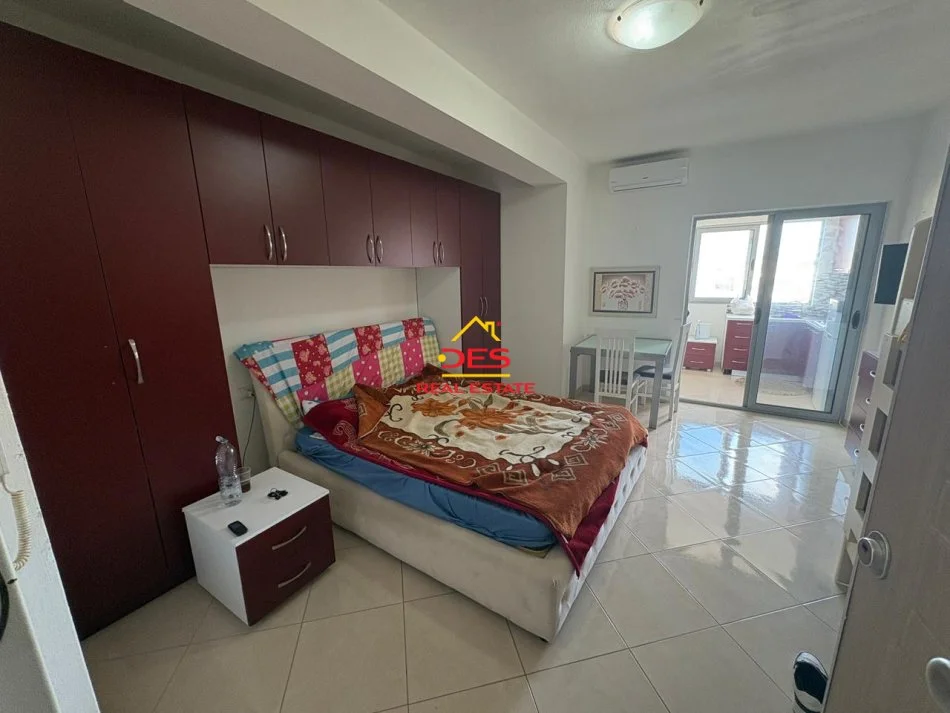 Vlore, shitet garsonier Kati 9, 34 m² 58.000 € (Rruga 1 Maji)
