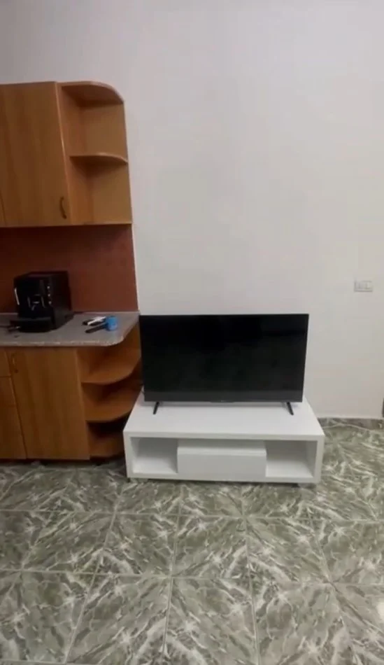 Tirane, jepet me qera apartament 2+1+Ballkon Kati 7, 87 m² 550 € (rruga Din Bosko)