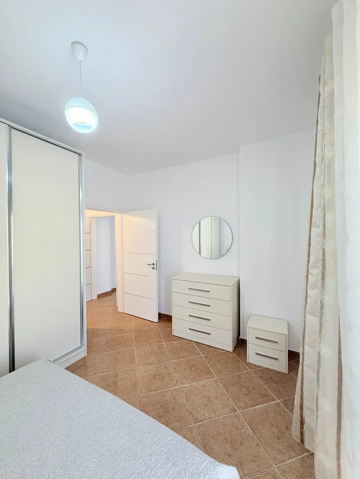 Vlore, jepet me qera apartament 1+1+Ballkon , 60m² 500 € (Lungomare Vlore)