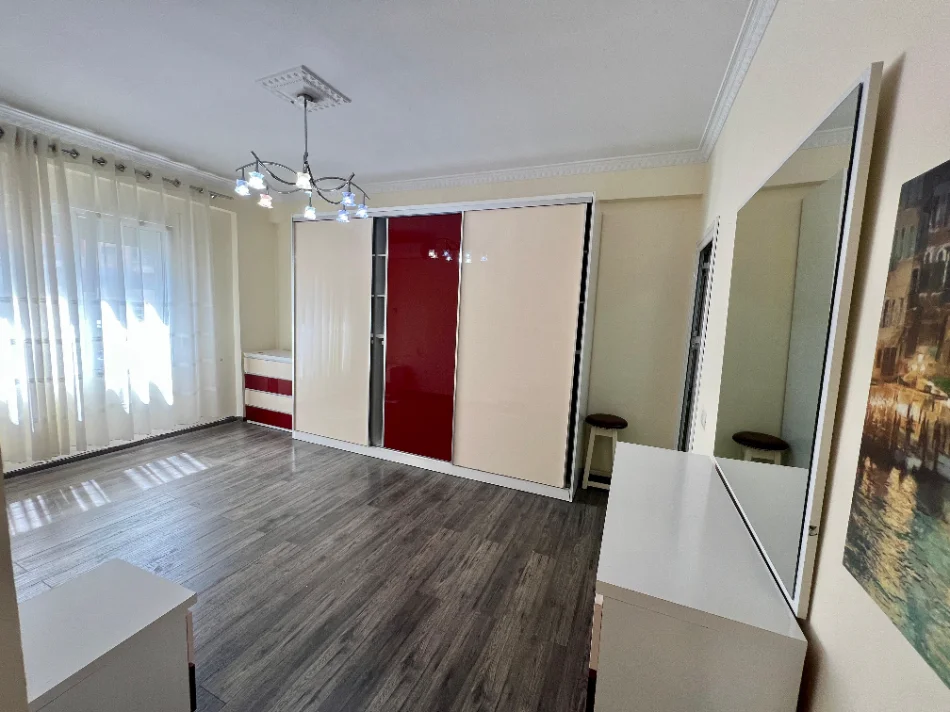Shqiperi, shitet apartament 2+1+Ballkon Kati 5, 93 m² 258.000 € (Kopshti zoologjik)