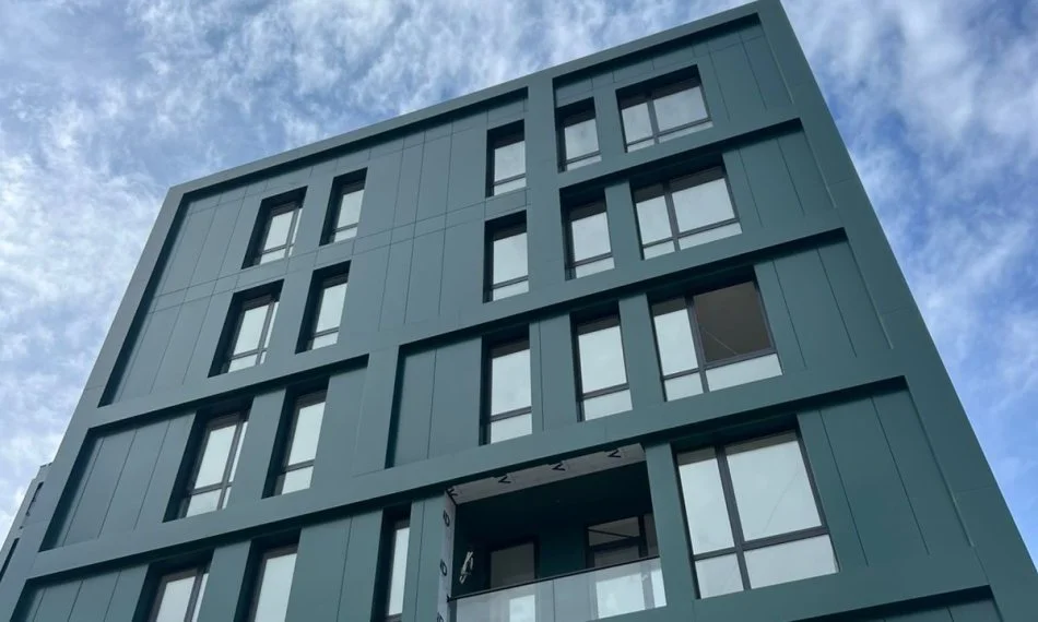 Tirane, jepet me qera zyre Kati 1, 156 m² 800 € (Bulevardi i Ri)