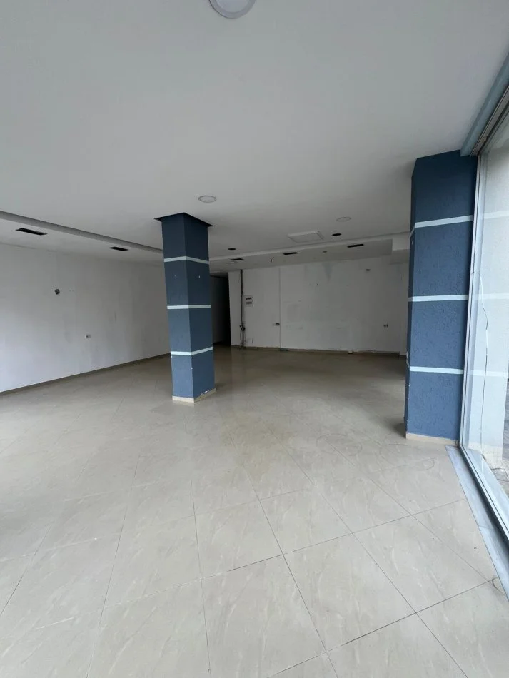 Tirane, jepet me qera ambjent biznesi Kati 0, 80 m² 600 € (Oxhaku)
