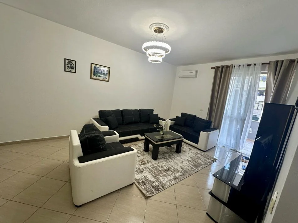 Tirane, jepet me qera apartament 1+1+Ballkon Kati 2, 70 m² 500 € (Frang Bardhi)
