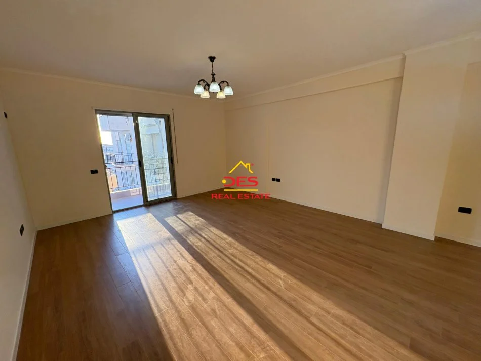 Vlore, shitet apartament 2+1+Ballkon Kati 11, 116 m² (Rruga Çajupi)