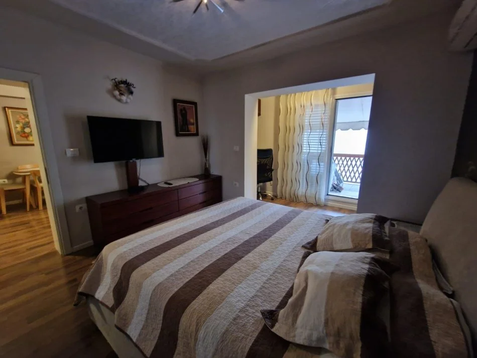Tirane, jap me qera apartament 2+1 Kati 3, 103 m² 800 € (Irfan Tomini)