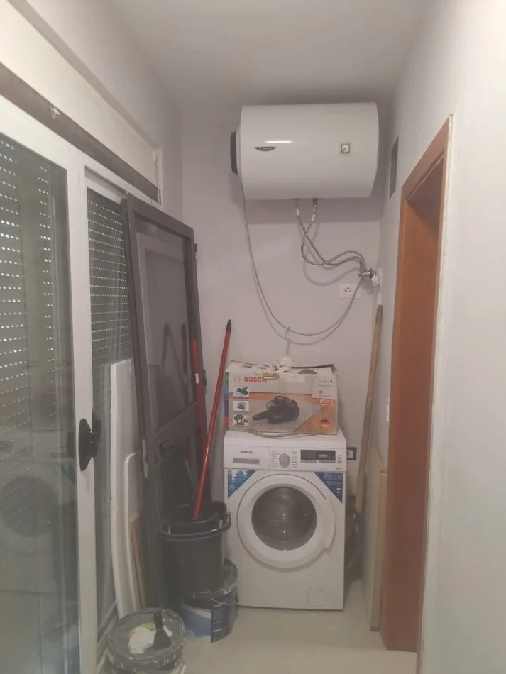 Tirane, jepet me qera apartament 2+1+Ballkon Kati 1, 85 m² 550 € 