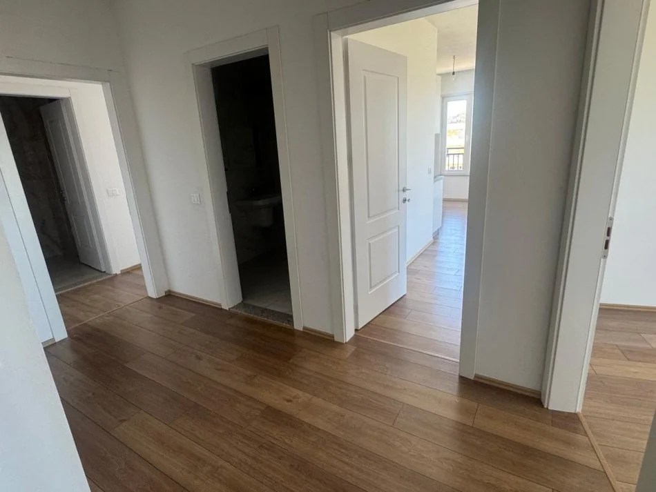 Tirane, shitet apartament 3+1+Ballkon Kati 9, 124 m² 166.850 € (Astir , Vila L2 , rr. Tom Plezha)