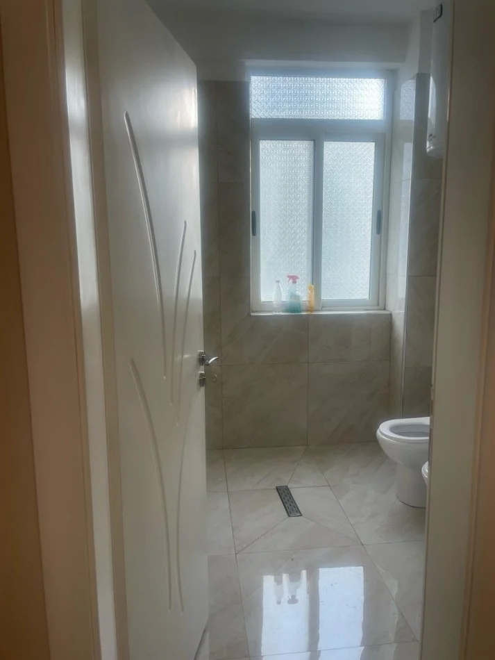 Tirane, shitet 2+1 Kati 3,