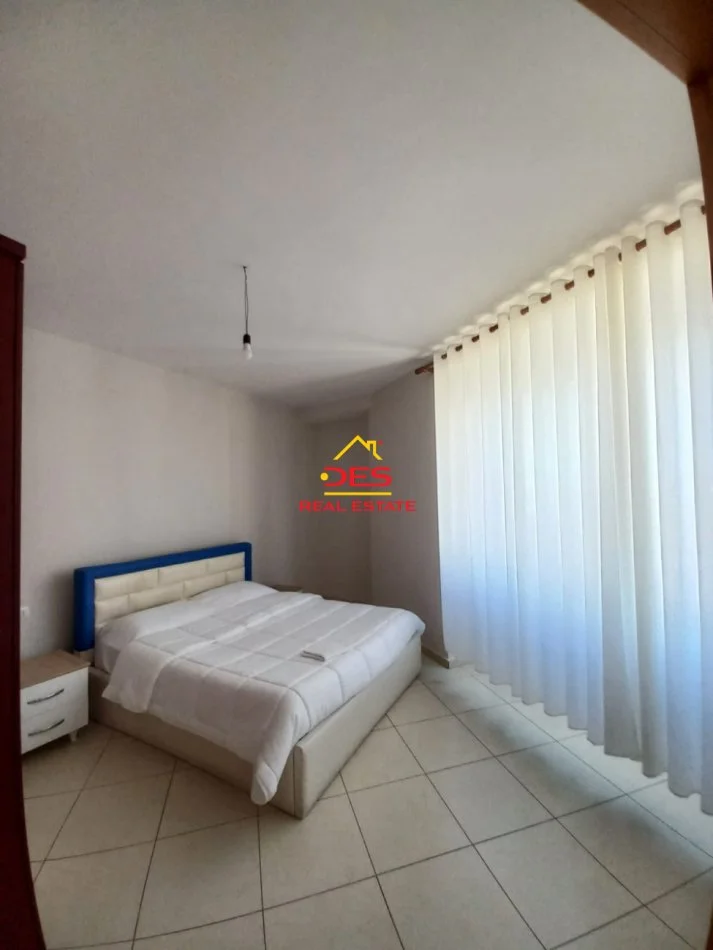 Vlore, jepet me qera apartament 1+1+Ballkon Kati 7, 70 m² 400 € (Rruga Çamëria)