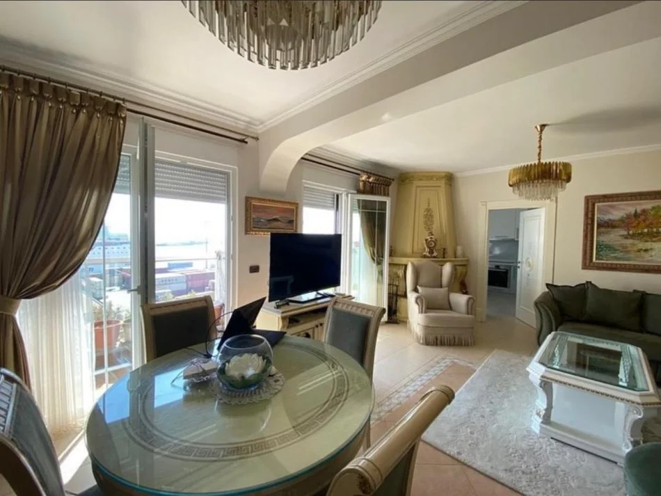 Durres, jepet me qera apartament+verande | Penthouse 3+1 Kati 8, 104 m² (TEK BLUE STARI NE DURRES)