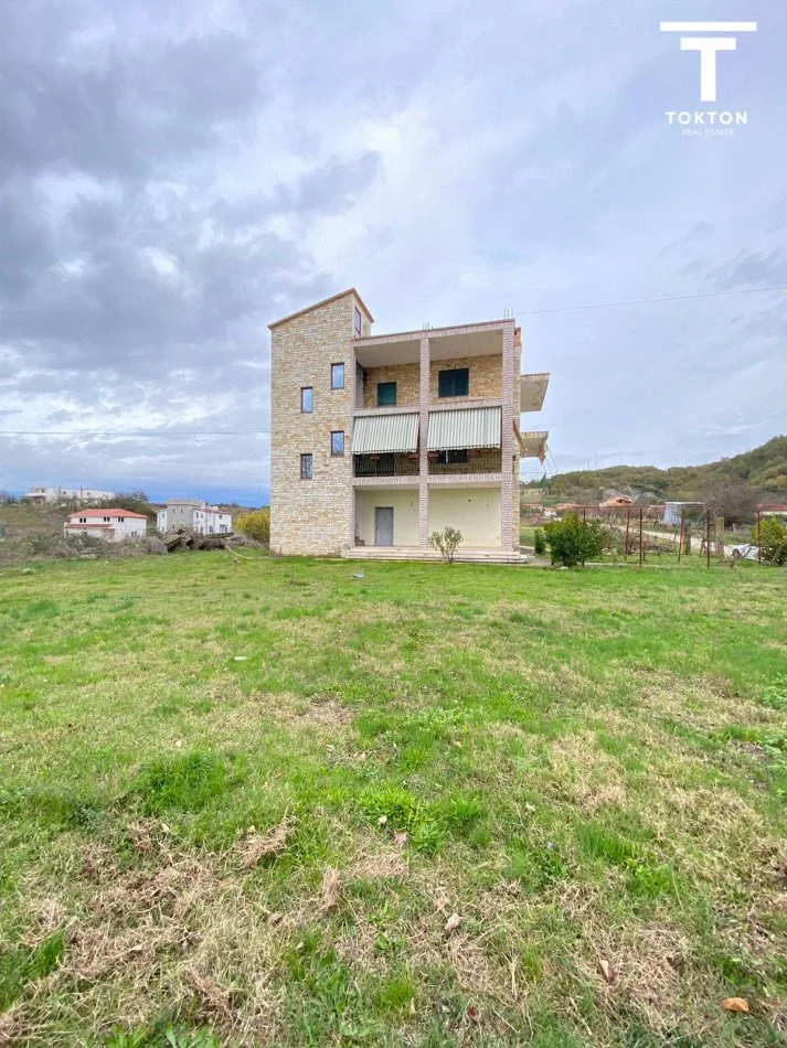 Tirane, shitet Vile 3 Katshe Kati 3, 528 m² 255.000 € (PEZE)