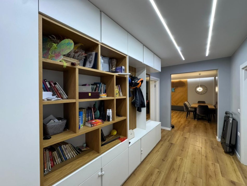 Tirane, shes apartament 2+1 Kati 12, 117 m² 310.000 € (komuna e parisit)