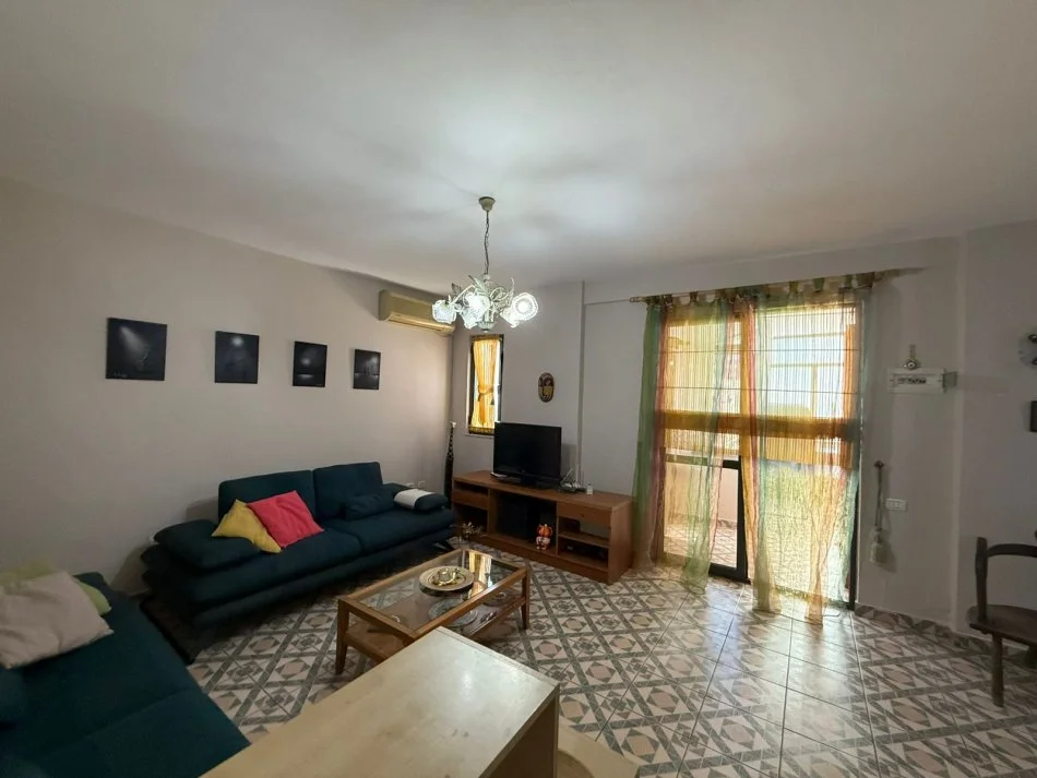 Tirane, jepet me qera apartament 2+1 Kati 6, 110 m² 650 € 