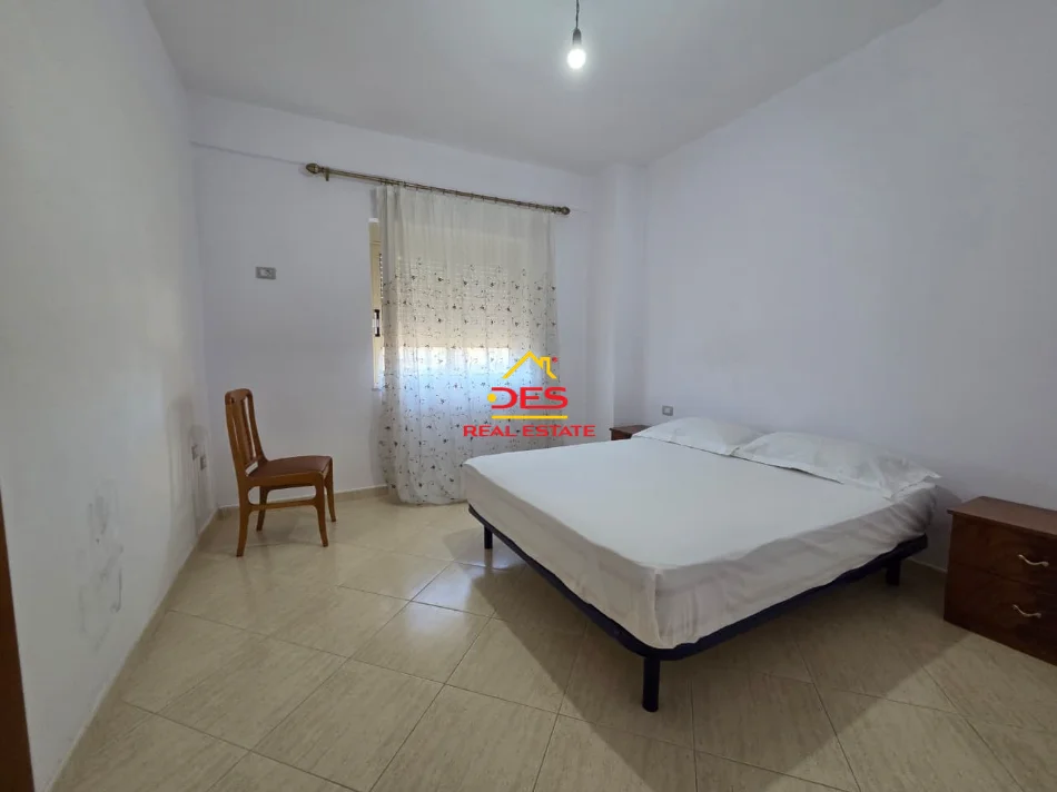 Vlore, jepet me qera apartament 3+1+Ballkon , 120 m² 500 € (Rruga Pelivan Leskaj)