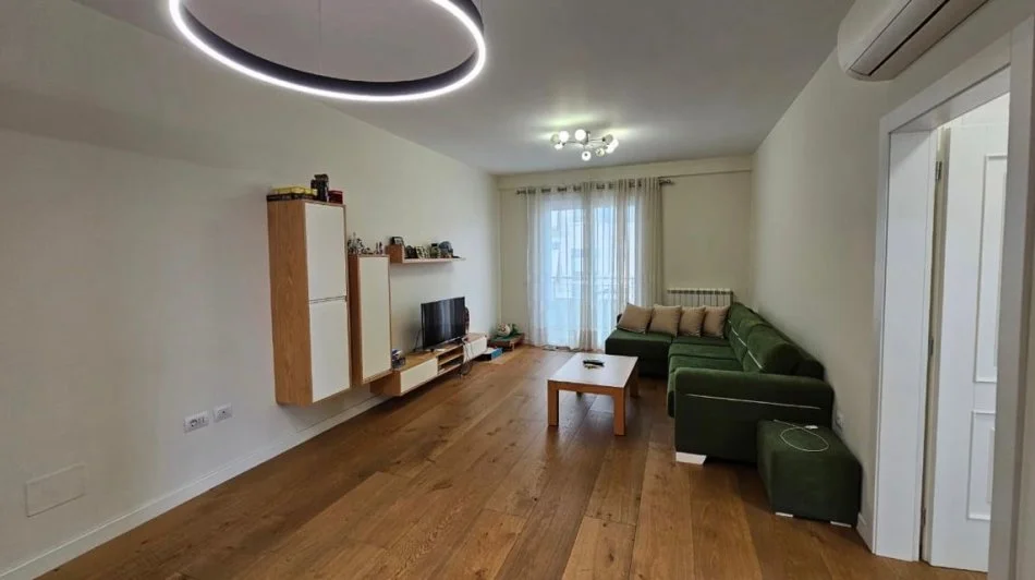 Tirane, shitet apartament 2+1 Kati 2, 114 m² 250.000 € (Kinostudio)
