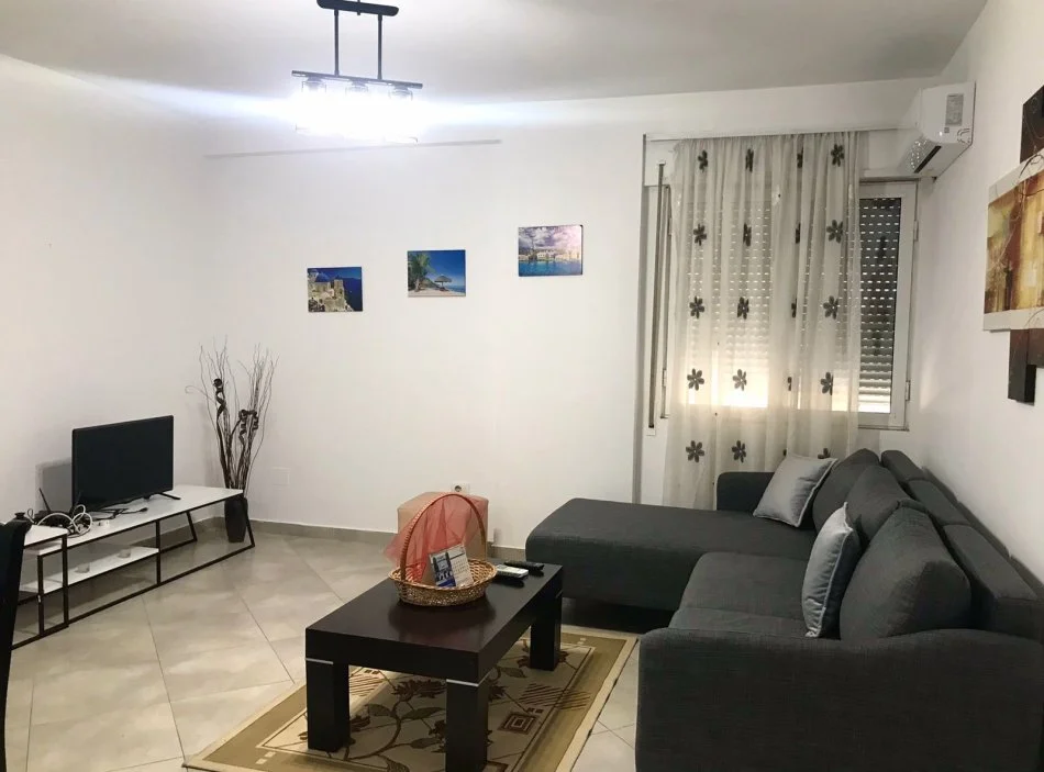 Tirane, jepet me qera apartament 2+1 Kati 7, 92 m² 600 € (Don Bosko)