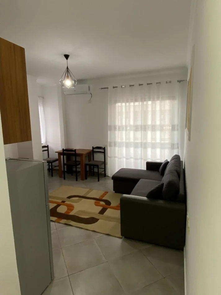 Tirane, jepet me qera apartament 1+1+Ballkon Kati 8, 67 m² 400 € (Astir te nela 5)