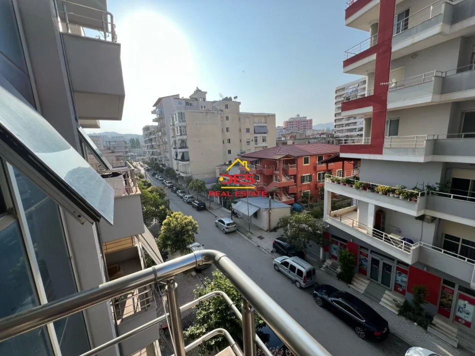 Vlore, shitet apartament 2+1+Ballkon Kati 4, 98 m² 117.600 € (Rruga Jeronim de Rada ,Vlorë)
