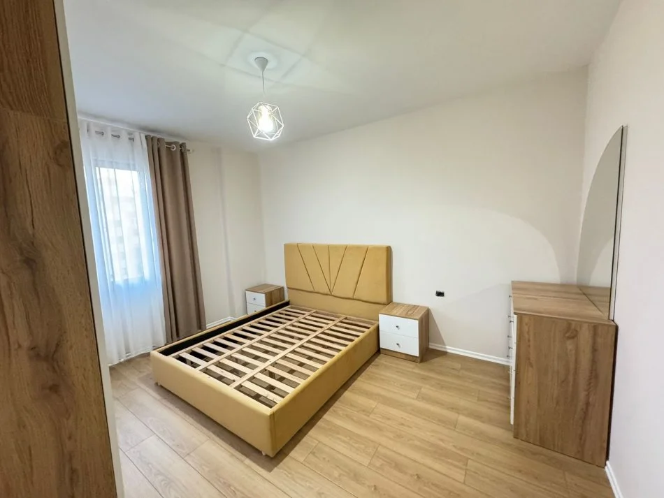 Tirane, jepet me qera apartament 2+1+Aneks+Ballkon Kati 5, 112 m² 500 € (Bulevardi Migjeni)