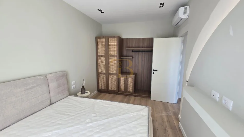 Tirane, jepet me qera apartament 1+1 Kati 7, 63 m² 1.000 € (Rruga e Barrikadave)