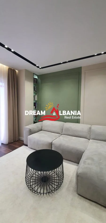 Tirane, jepet me qera apartament 1+1 Kati 4, 65 m² 500 € (Yzberisht)