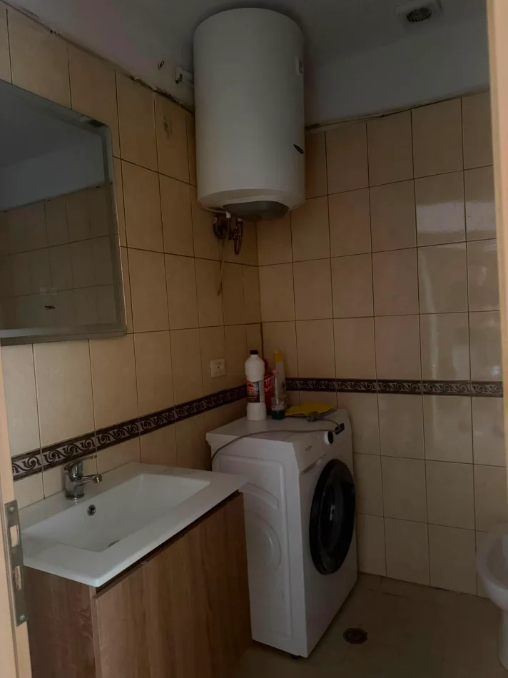 Tirane, shitet apartament 1+1+Ballkon Kati 9, 90 m² 123.500 € 