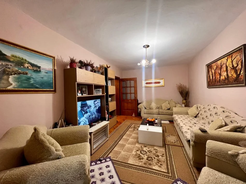 Tirane, shitet apartament 4+1+Ballkon Kati 4, 116 m² 235.000 € (Myslym shyri)