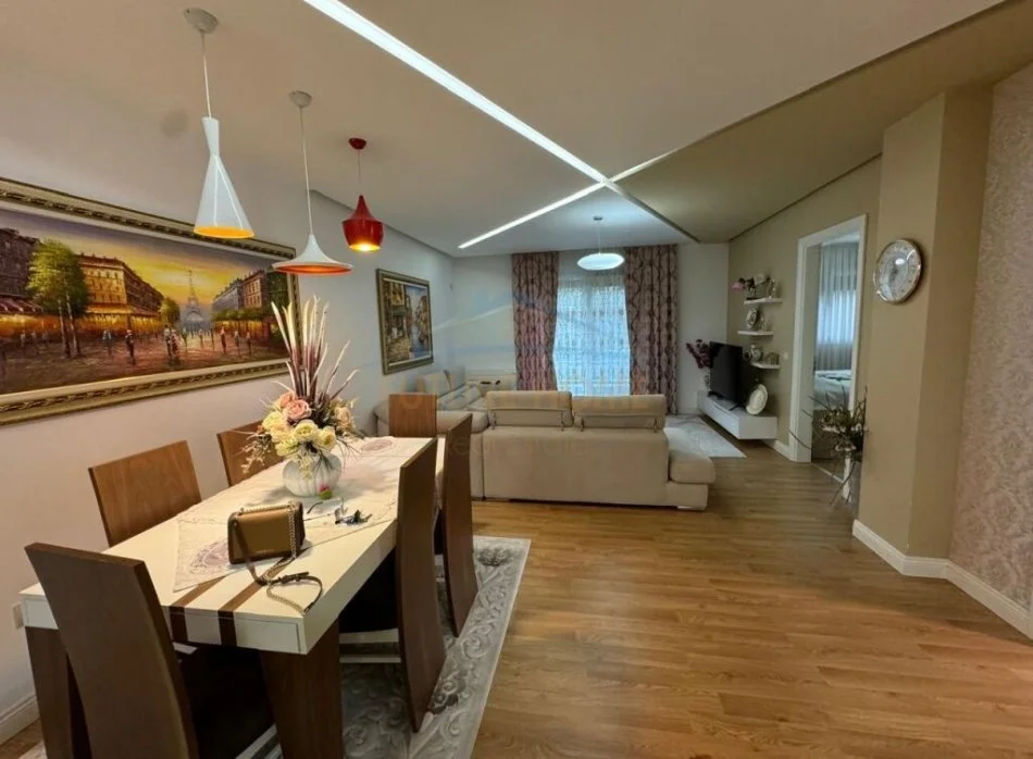 Tirane, shitet apartament 2+1 Kati 2, 107 m² 225.000 € (Kopshti Zoologjik)