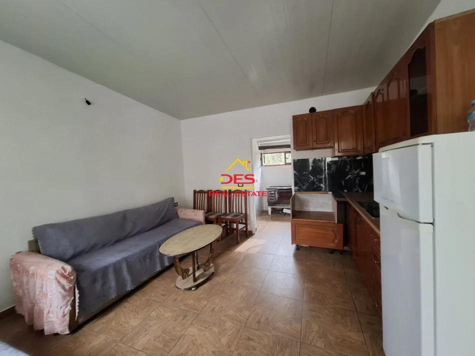 Vlore, jepet me qera shtepi Kati 0, 60 m² 150 € (Rr Sazani Vlorë)