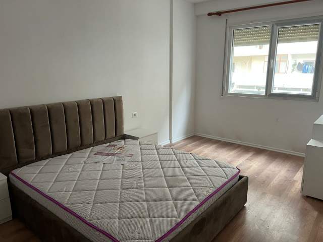 Tirane, jepet me qera apartament 2+1+BLK Kati 2, 100 m² 400 Euro (Rruga Sokrat Miho)