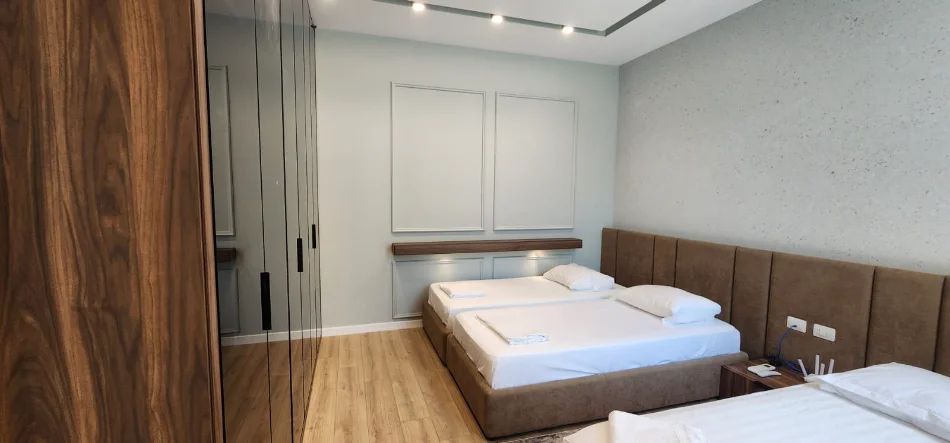 Vlore, shitet Vile 2+1+Ballkon , 313 m² (Palase)