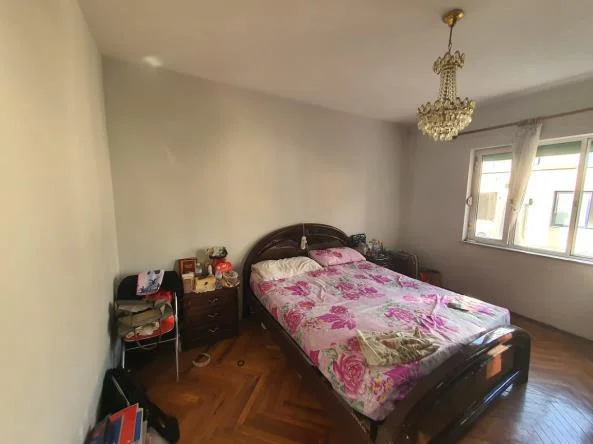 Tirane, jepet me qera apartament 2+1+Ballkon Kati 5, 95 m² 500 € (Rruga Bulevardi Zogu I)