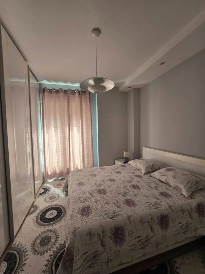 Tirane, jepet me qera apartament 2+1 Kati 4, 90 m² 600 € (Kompleksi Kontakt ,Ish Parku)
