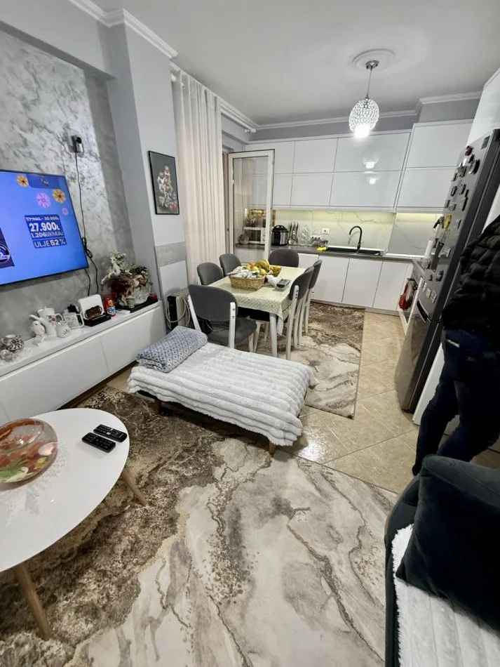 Tirane, shitet apartament 2+1 Kati 2, 73 m² 135.000 € (Rruga Jordan Misja)