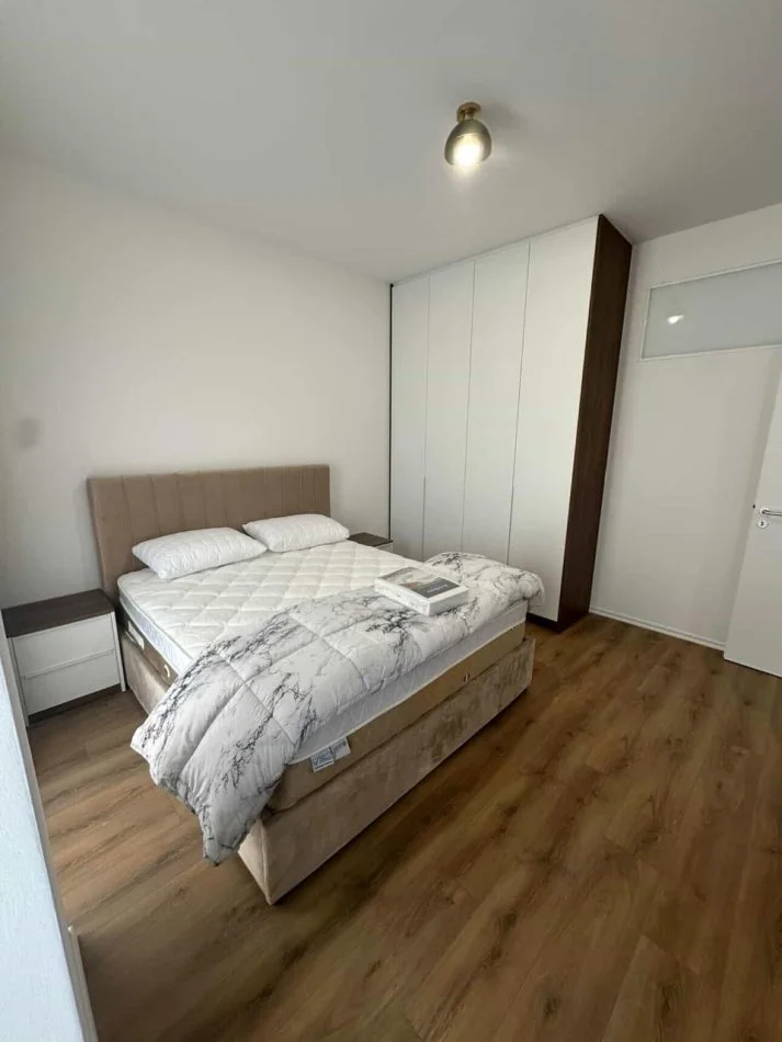 Tirane, jepet me qera apartament 2+1 Kati 8, 90 m² 900 € (Zogu i Zi)