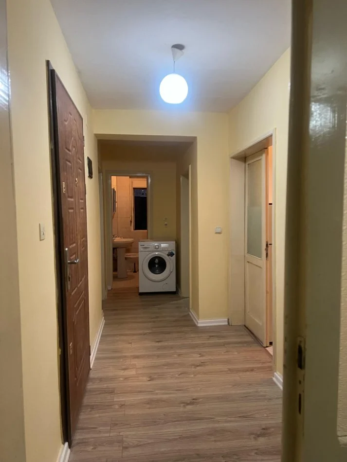 Tirane, jepet me qera apartament 2+1+Ballkon Kati 5, 87 m² 45.000 € (Rruga Panorama)