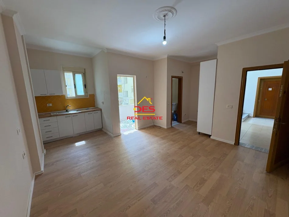Vlore, shitet garsonier Kati 1, 40 m² 62.000 € (Rruga Gjergj Arianiti)