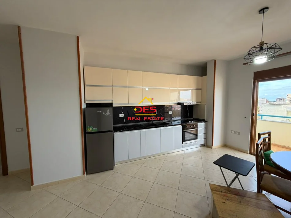 Vlore, shitet apartament 1+1+Ballkon Kati 8, 80 m² 125.000 € (Rruga Hasan Kushta)