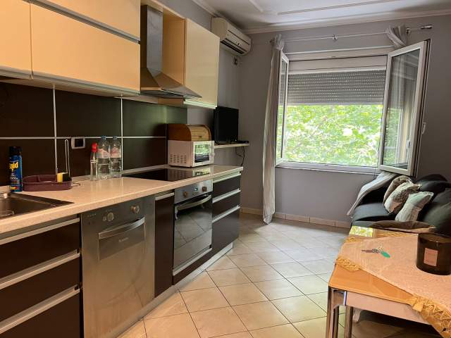 Tirane, jepet me qera apartament 1+1+BLK Kati 3, 55 m² 500 Euro (Andon Zako Cajupi)