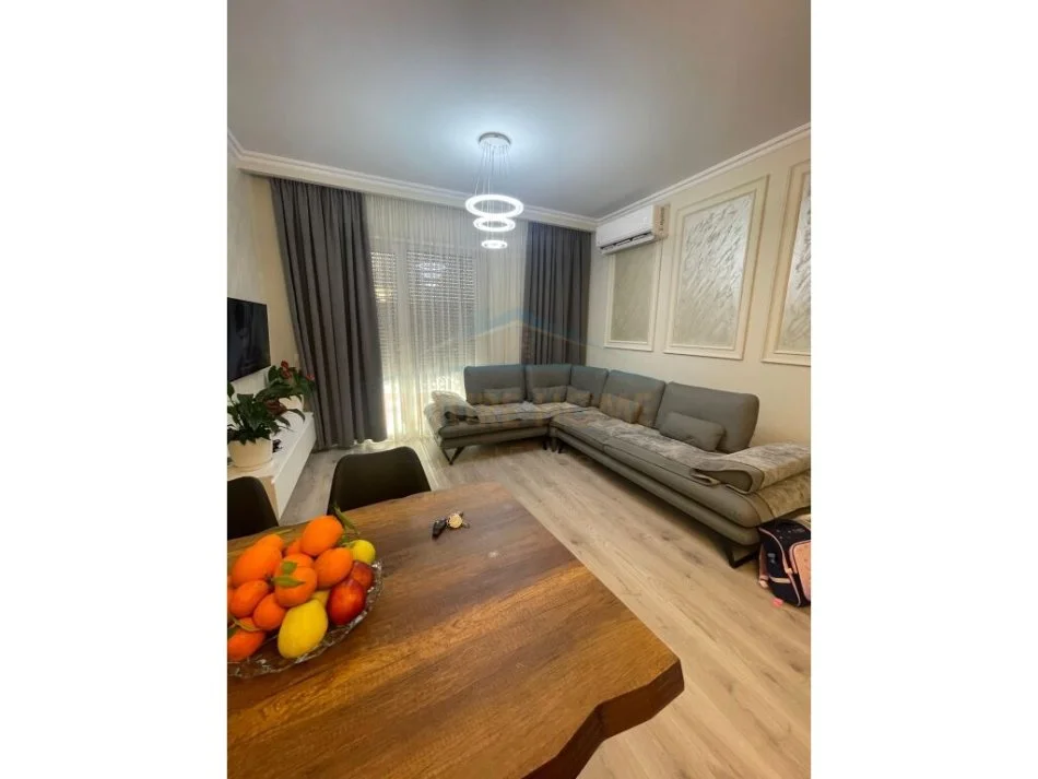 Tirane, shitet apartament 2+1 Kati 1, 89 m² 155.000 € (Porcelan)