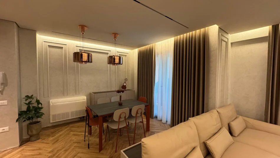 Tirane, jepet me qera apartament 2+1+Ballkon Kati 8, 117 m² 1.500 € (Myslym Shyri)