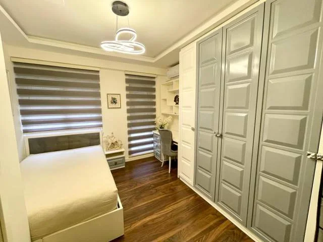 Tirane, jepet me qera apartament 3+1+BLK Kati 2, 90 m² 800 Euro (Rruga e Kavajes)