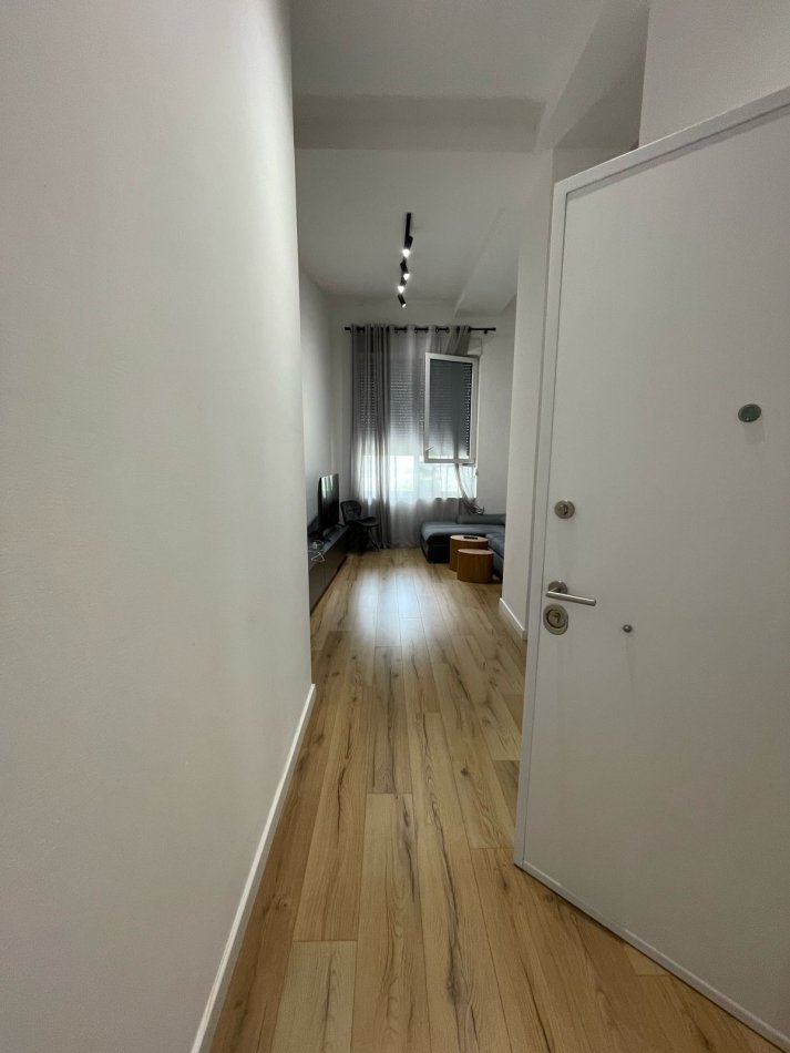 Tirane, shitet apartament 1+1 , 71 m² 145.000 € (Kompleksi Kontakt)