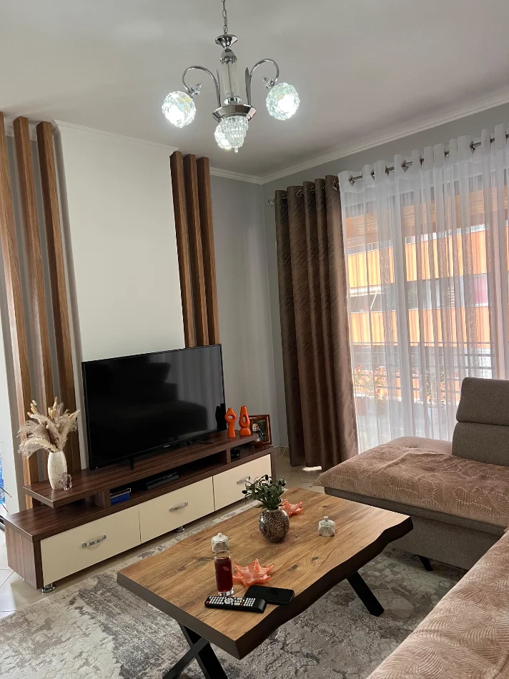 Tirane, shitet 2+1 Kati 3, 125 m² 160.000 € 