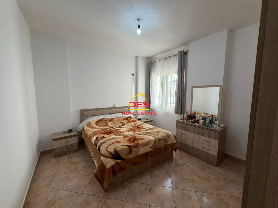 Vlore, shitet apartament 2+1+Ballkon Kati 5, 97 m² 167.000 € (Rruga Gjergj Arianiti)